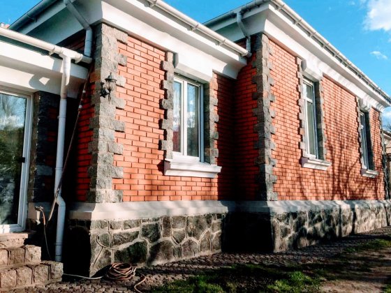 Свій кирпичний одноповерх центр р-он 2007р 200м 9сот 5кім 3с/в 2гаража Черкаси