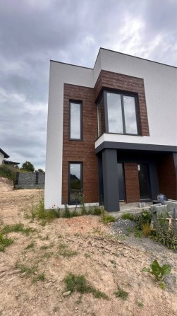 Продам котедж в Червоних Горах - фото 1