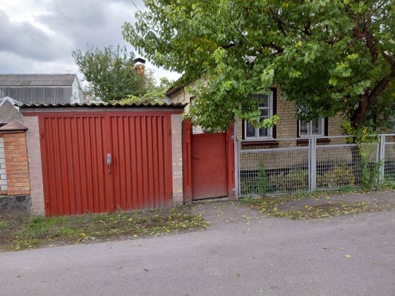 Продам пол дома р-н. Пушкина. Черкаси