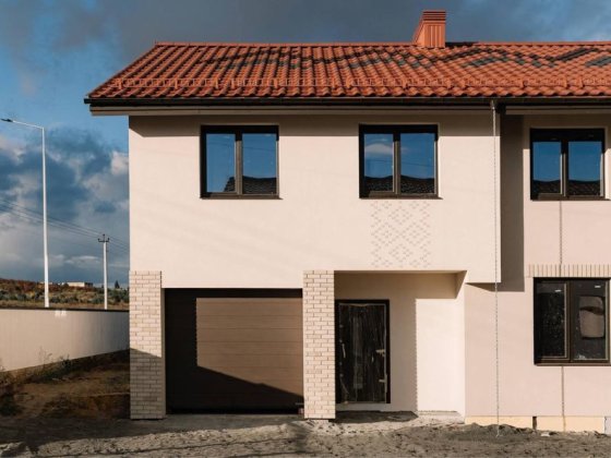 Продам котедж в хорошій локації! Рівне