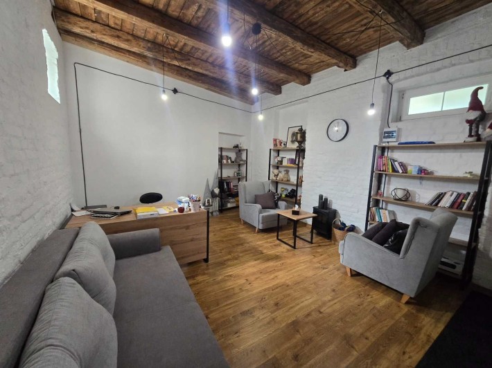 Будинок-лофт з власним гаражем   в історичному центрі Ужгорода - фото 1