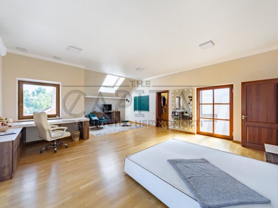 Продаж будинку, Чапаївка, 400м2, 24с, всі види опалення, автономний Киев