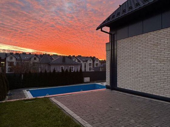 Продаж елітного будинку р-н Кварц Черновцы