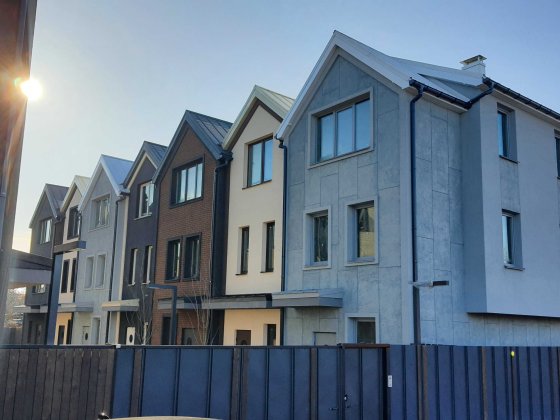 Закритий комплекс поруч із McDonald’s та ТРЦ. Таунхаус без ремонту! Киев