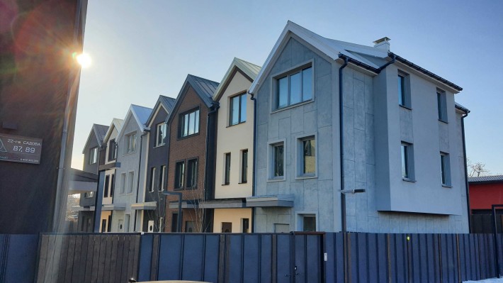 Закритий комплекс поруч із McDonald’s та ТРЦ. Таунхаус без ремонту! - фото 1