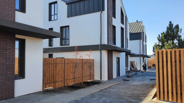 Готовий таунхаус 77 м² у Києві — закрита територія, без ремонту! - фото 1