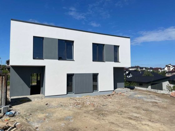 Продам двоян в обжитому передмісті. 124м². 5 соток землі Ровно