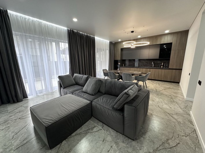 Дом с ремонтом Киев метро Осокорки Дарницкий район от застройщика - фото 1