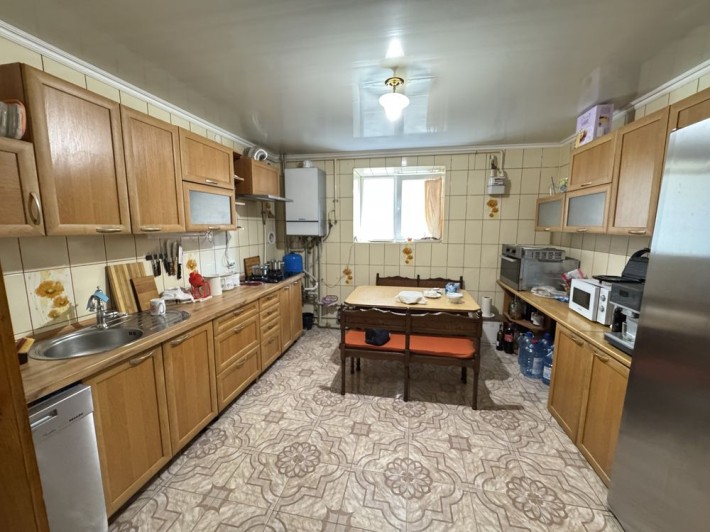 Продається будинок в центральній частині міста - фото 1