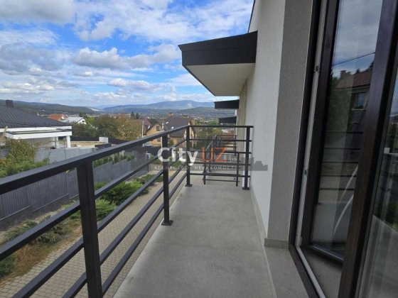 Продається панорамний таунхаус на вул. Високій Ужгород