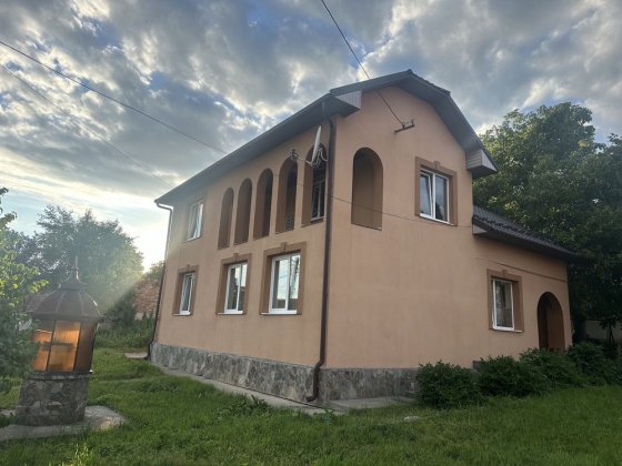 Продаж 2-поверхового будинку (вул. Вижницька) Чернівці