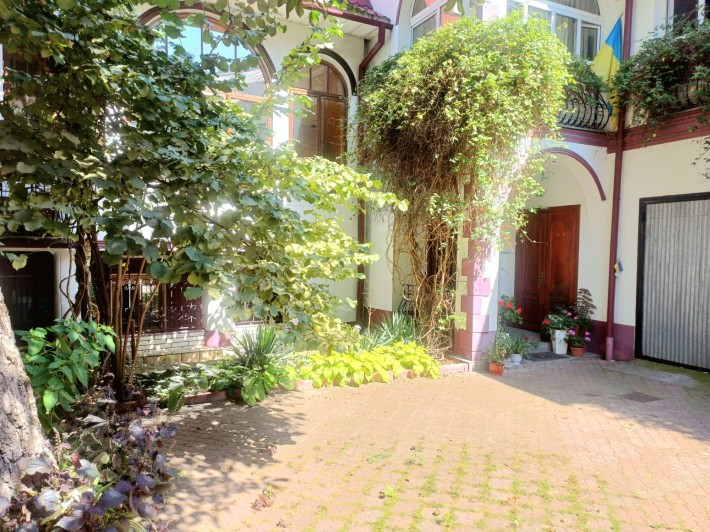 Продаж будинка в центрі міста - фото 1
