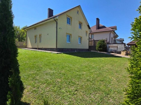 Надійний та приємний будинок–лише 3 км від Рівного(с. Б. Криниця) Рівне