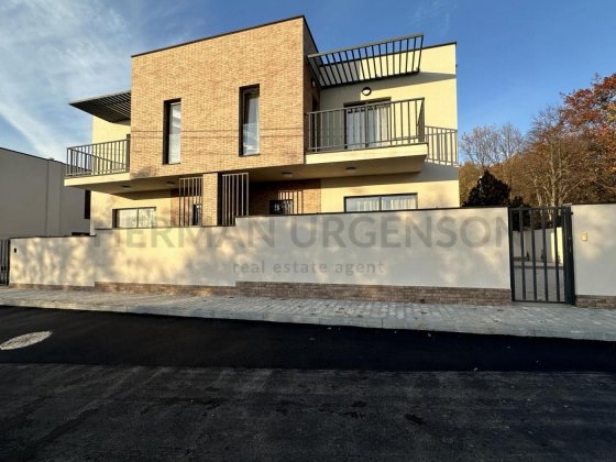 Продаж будинку 125 м.кв / 1.5 сотки / БАМ Ужгород