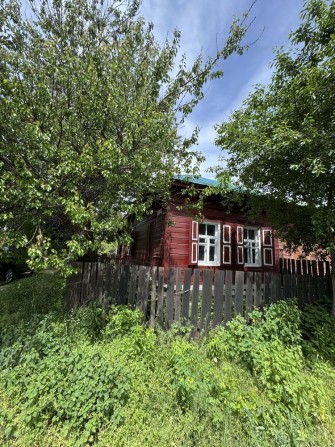 Пів будинку біля центру, окремий двір - фото 1