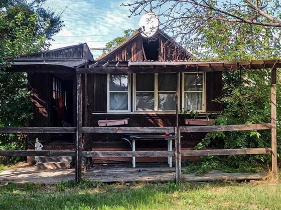 Продаж Будинку із земельною ділянкою 6.7 соток, вул. Садова 71 Київ