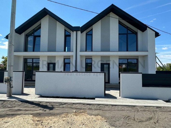 Продаж дуплексу 120 м.кв / 4 сотки / Ужгород, р-н Садовий - фото 1