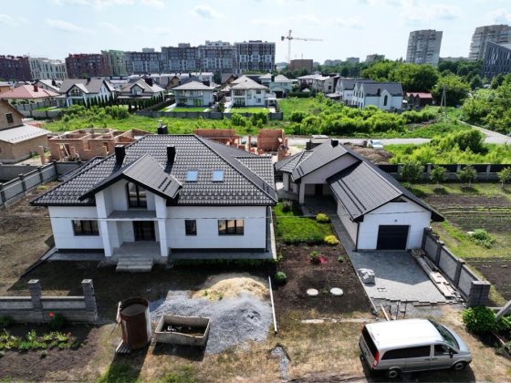 Продам будинок Райский сад новобудова 9 соток 270м.кв(АТБ 200 метрів) Ровно