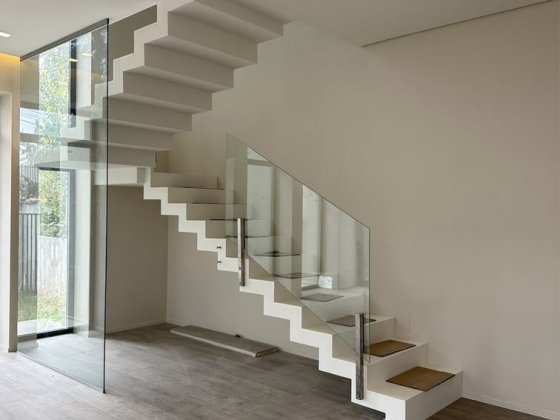 Сучасний будинок в центрі міста Ужгород