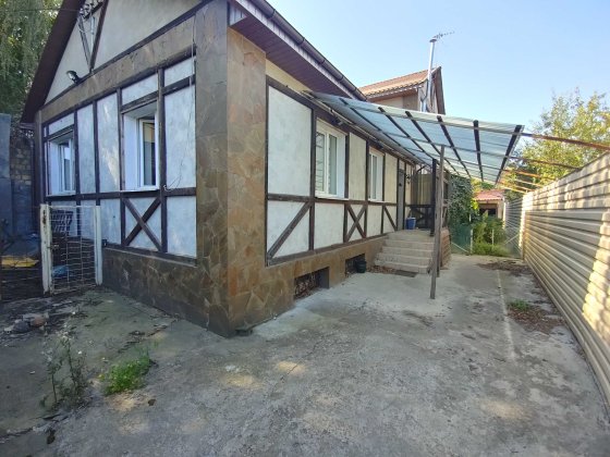 Будинок 2-пов 179м. пров. Старобільський поруч метро Деміївська Киев