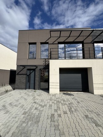 Продаж НАЙЯКІСНІШИХ в місті таунів район Кварц - фото 1