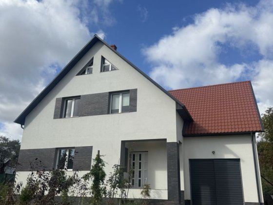 Будинок з ремонтом та територією 10 соток Черновцы