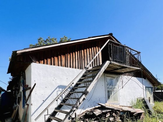 Будинок з ділянкою землі, Півці Чернигов