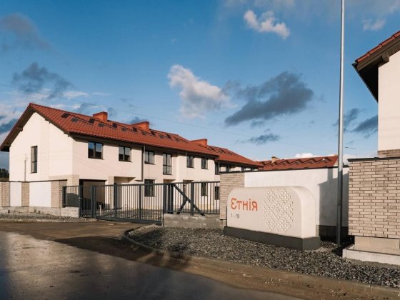 котедж в елітному містечку Етнія тез комісії з міськими комунікаціями Рівне