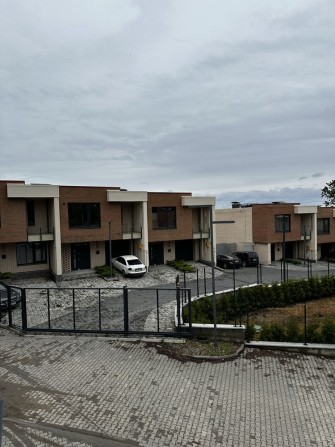 Продаж 3-к зданого Таунхаусу - фото 1