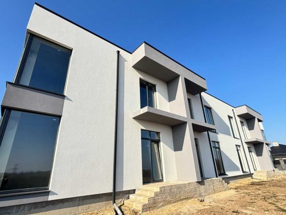 Продам котедж  масив Газовик Рівне