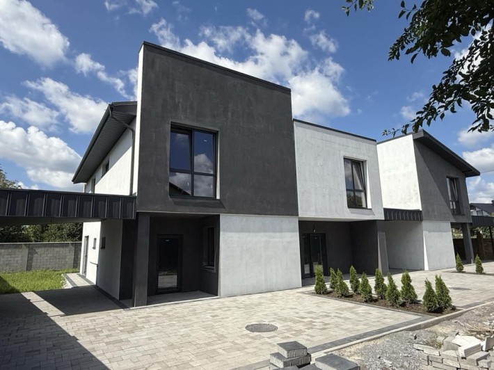 Продаж будинку на дві сімʼї - фото 1