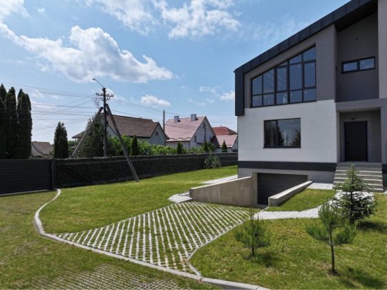 Продаж 2 поверхового таунхауса з ділянкою на 1.51 сотки, 192кв.м Рівне