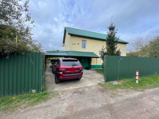 Продаж будинку на Осокорках, 10 соток, 6 км від метро Славутич. Киев