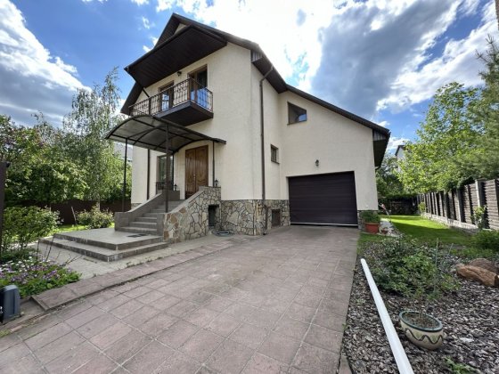 Комфортний будинок у місті, для тих хто цінує спокій, безпеку,  прості Киев