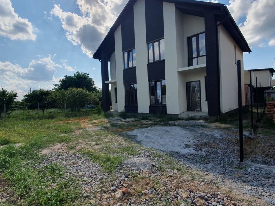 Продам дуплекс в  зручному для проживання районі міста. Винница