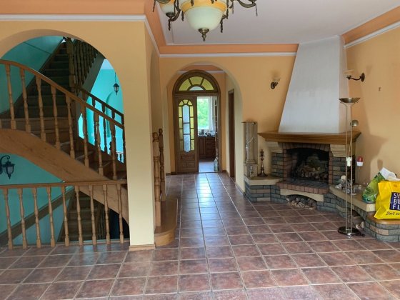 котеджна квартира на трьох рівнях-чернівці-центр Черновцы