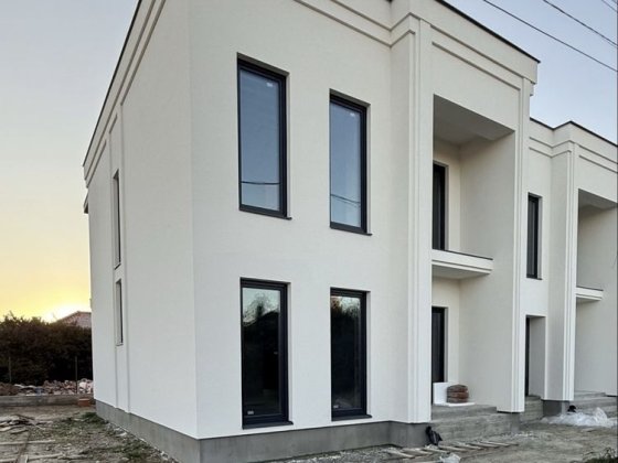 Продаж сучасного таунхаусу в місті Ужгород