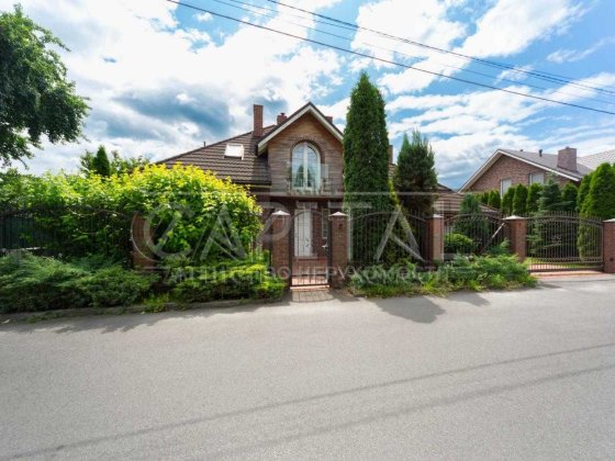 Продаж будинку з ремонтом 200 м² з сауною каміном 1 км Славутич озеро Киев