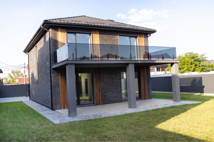 Будинок з ремонтом «під чистову»! метро Васильківська - фото 1