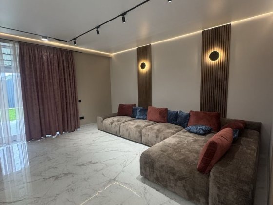 Продаж стильного котеджу Ужгород