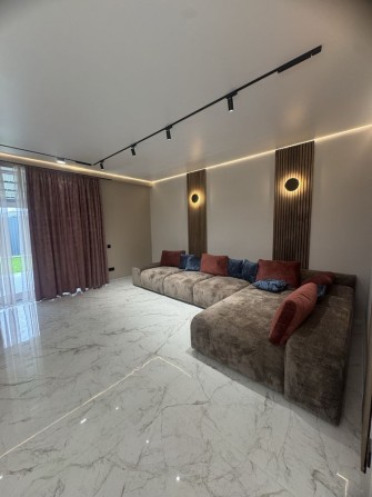 Продаж стильного котеджу - фото 1