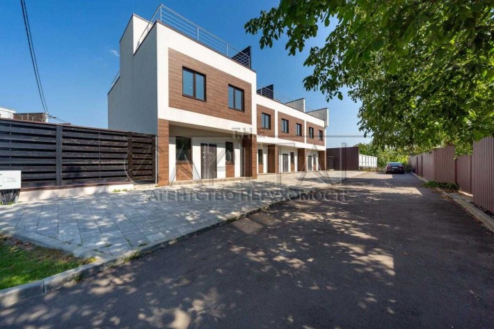 Продаж таунхаус Жуляни Солом янський Sunlife - фото 1