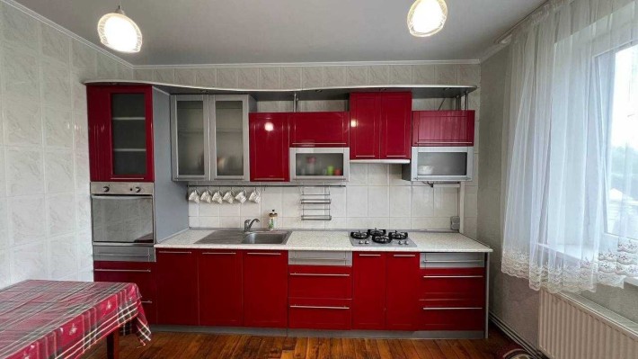 Будинок в місті з ремонтом 10 соток - фото 1