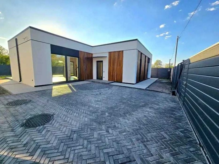 Продам 4-комнатный уютный дом в районе ул. Широкая - фото 1