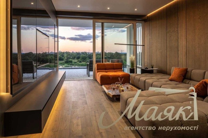 Продажа / Дом / 280 м2 / КГ Коник / Голосеевский район / ул. Лютневая - фото 1