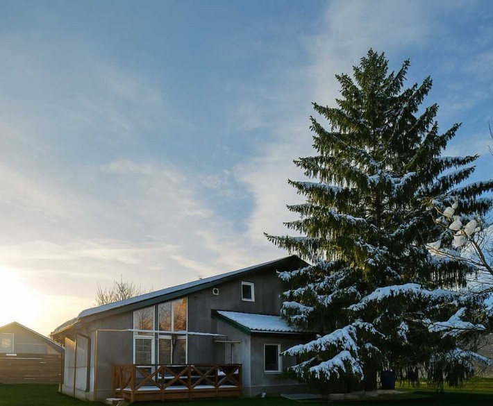 Уникальный дом 110 м. кв. возле озера в районе Донецкого шоссе. - фото 1