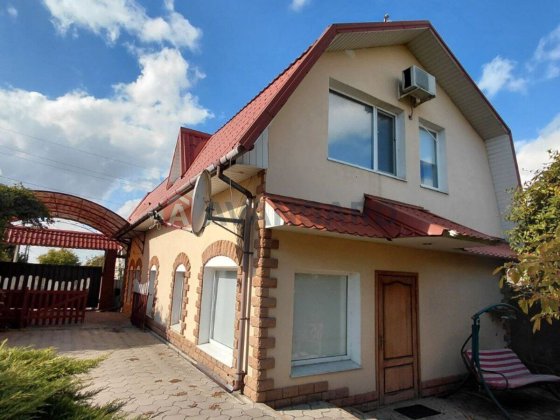 Продаж дому у Комунарському рні. Ціна знижена.