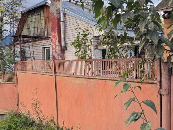 Частина будинку з окремим подвір'ям . Житомир