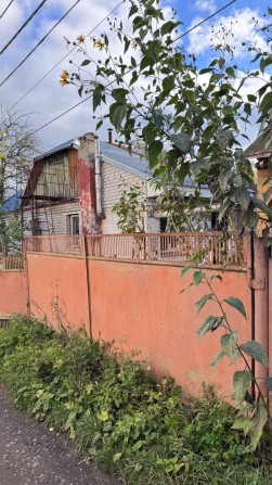 Частина будинку з окремим подвір'ям . - фото 1