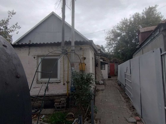 Продам часть дома  в домовладении, по ул. Баррикадной, Коммунарский